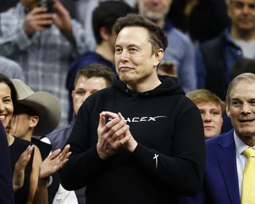 The Trillionaire’s Distraction: Why Elon Musk’s X Feed Was Louder Than SpaceX’s IPO Bell